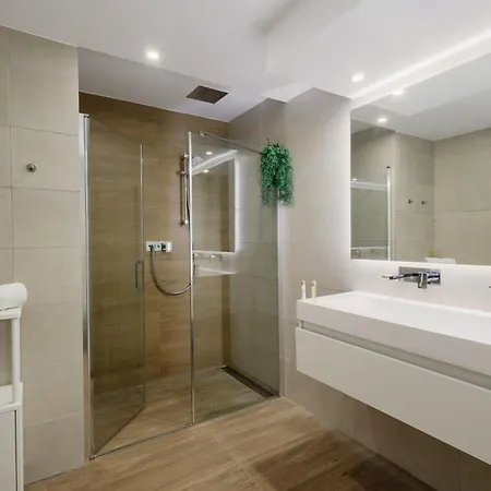 Luxury With 2 Bedrooms In Cancelada Apartment Estepona